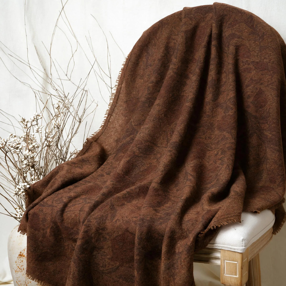 Heritage Lily – 100% Cashmere Square Shawl | 26-Count Knit | 110g