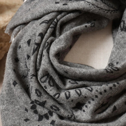 Heritage Paisley – 100% Cashmere Square Scarf | 26-Count Knit | 110g