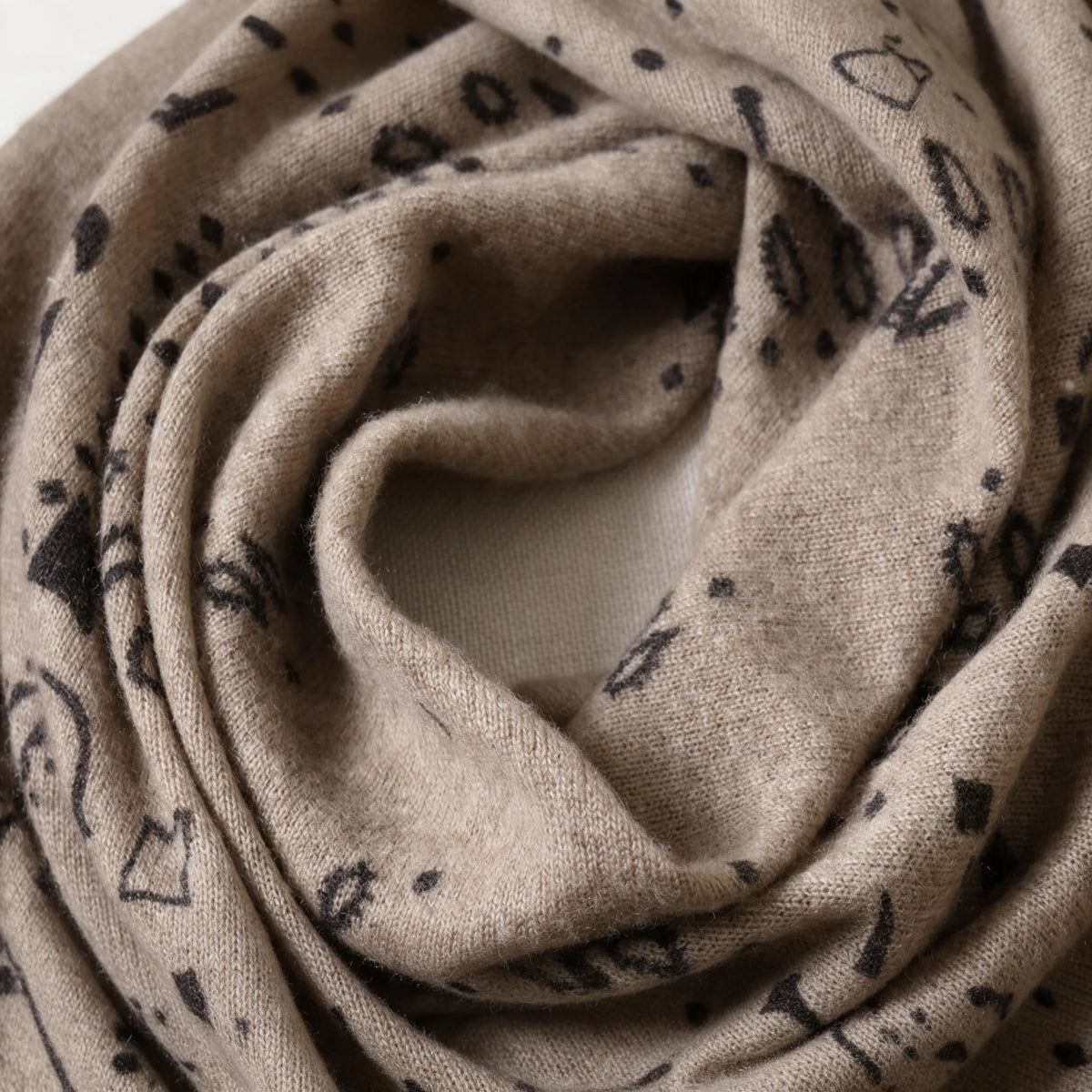 Heritage Paisley – 100% Cashmere Square Scarf | 26-Count Knit | 110g