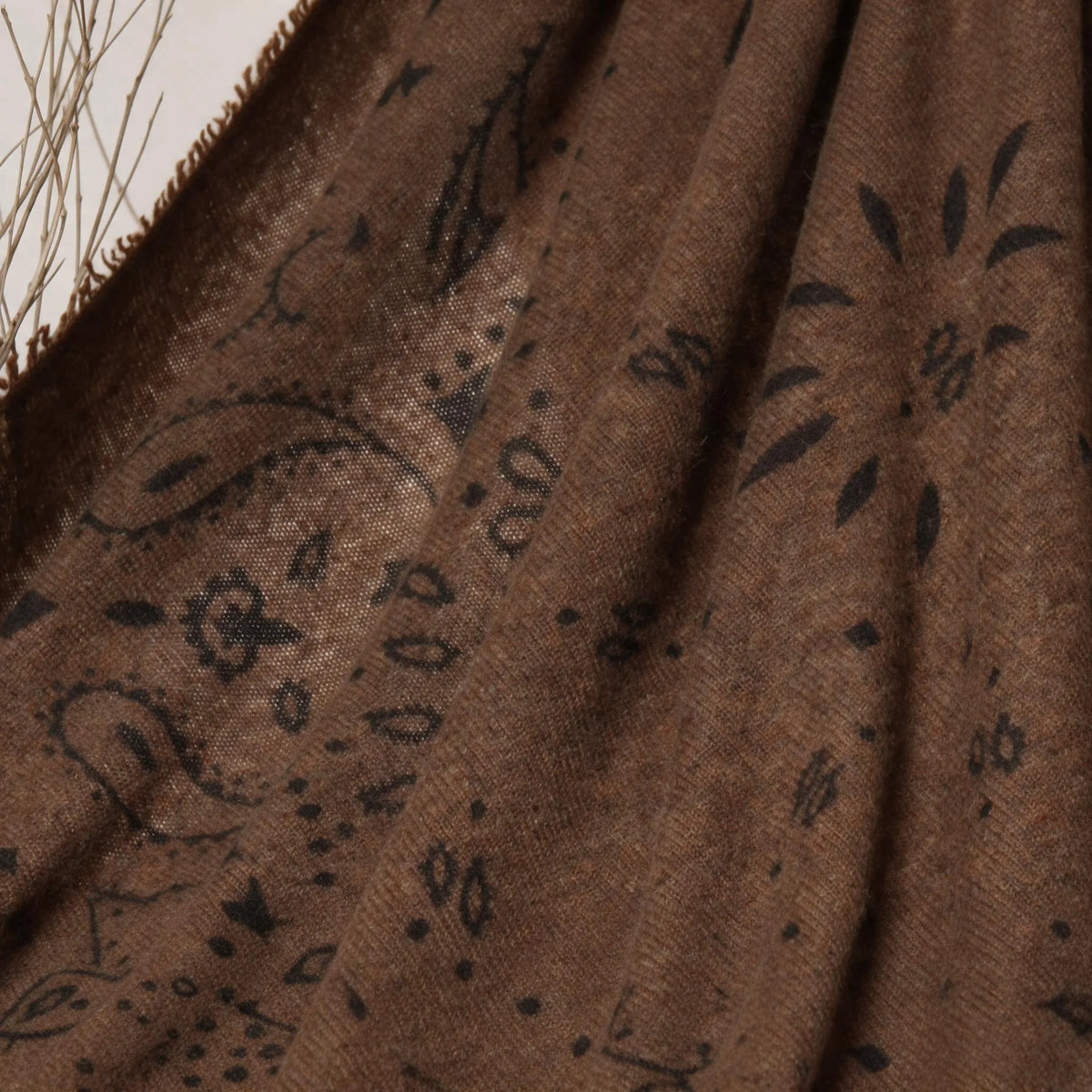 Heritage Paisley – 100% Cashmere Square Scarf | 26-Count Knit | 110g