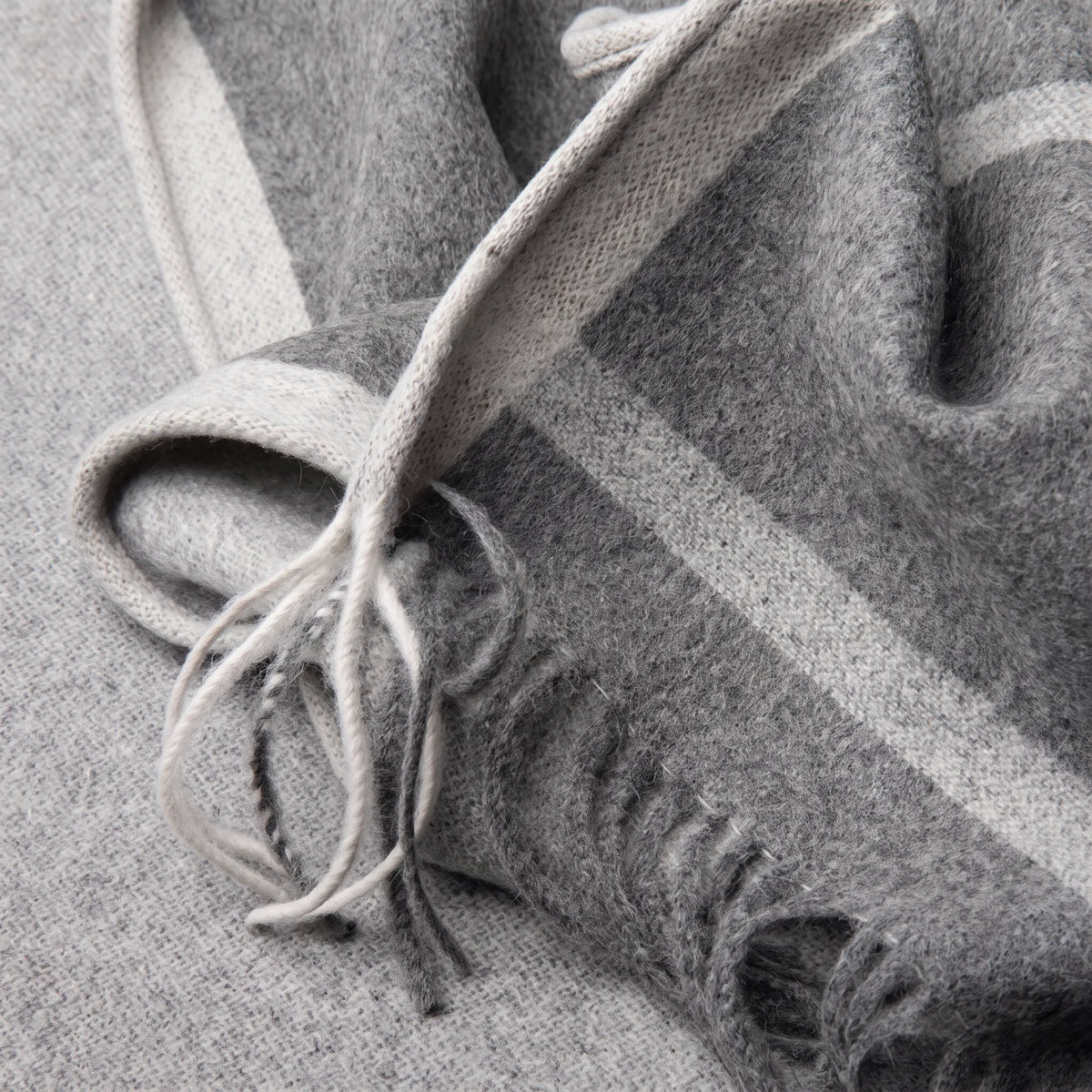 Hampton Heritage – 100% Lambswool Shawl Wrap | 630g