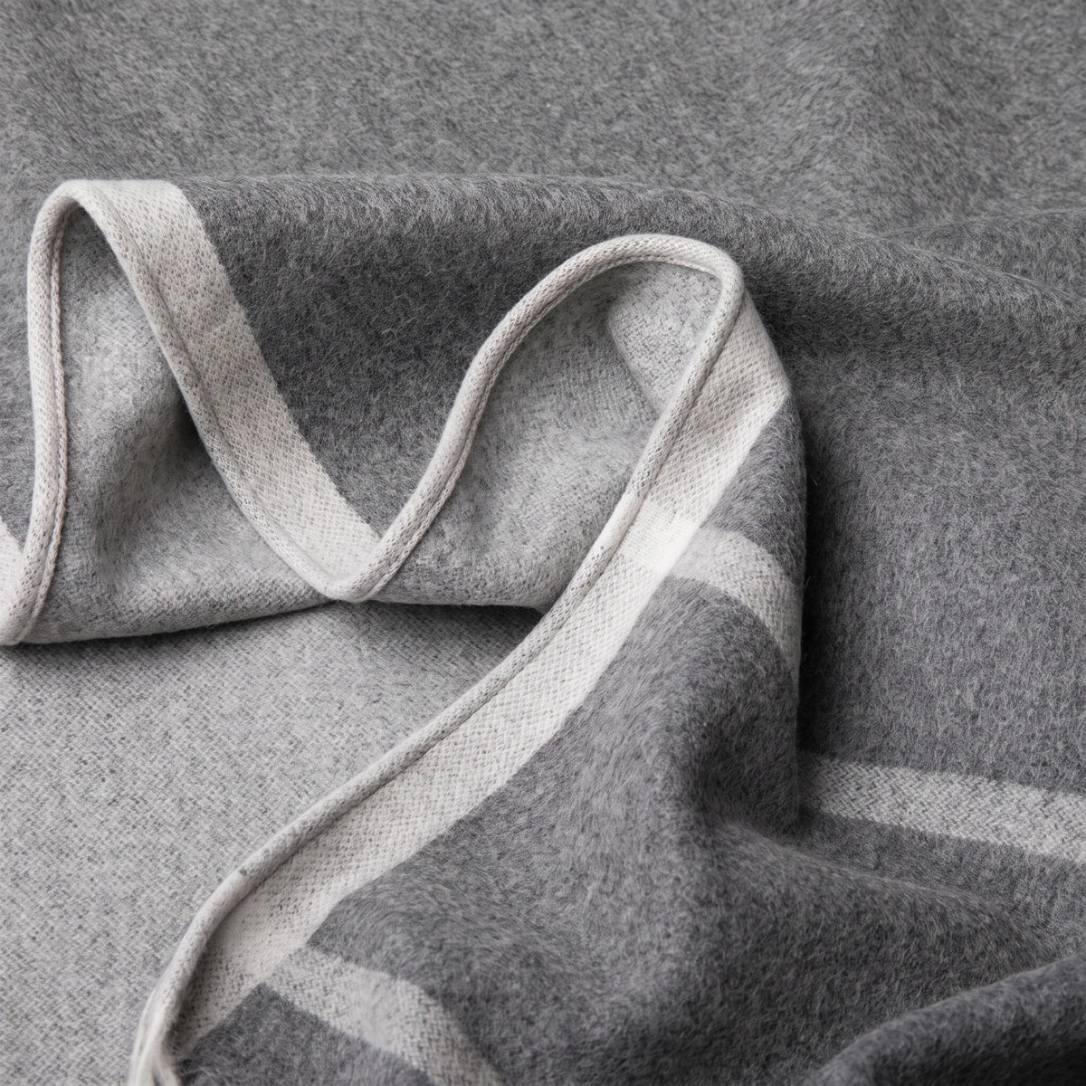 Hampton Heritage – 100% Lambswool Shawl Wrap | 630g