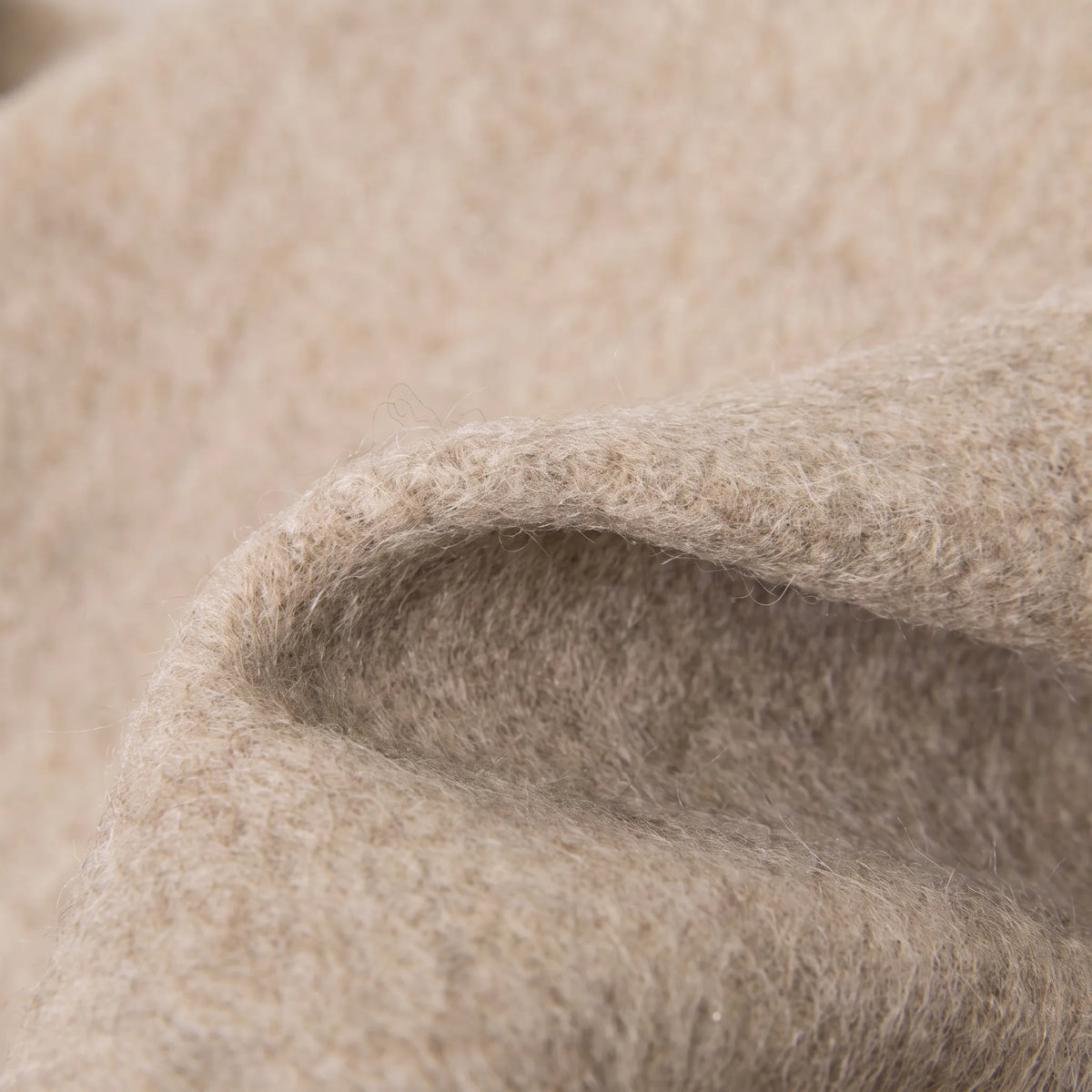 Hampton Heritage – 100% Lambswool Shawl Wrap | 630g