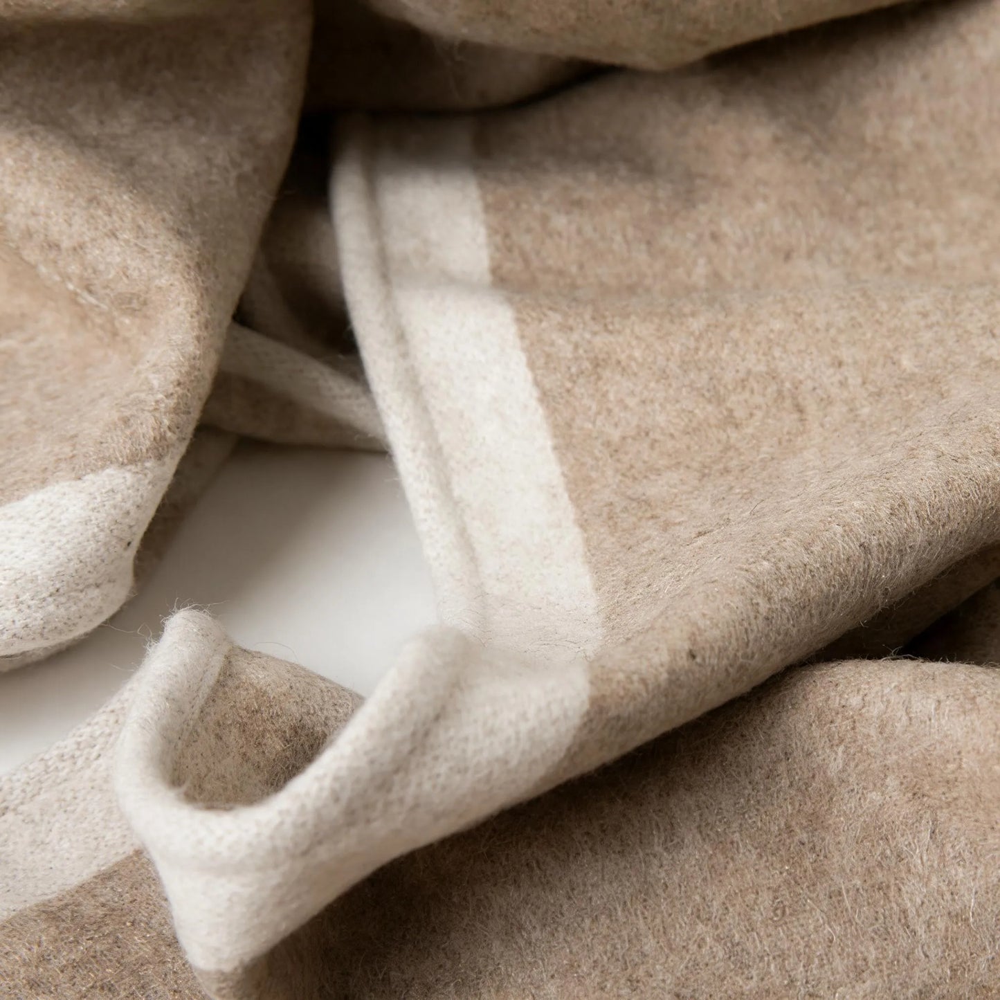 Hampton Heritage – 100% Lambswool Shawl Wrap | 630g