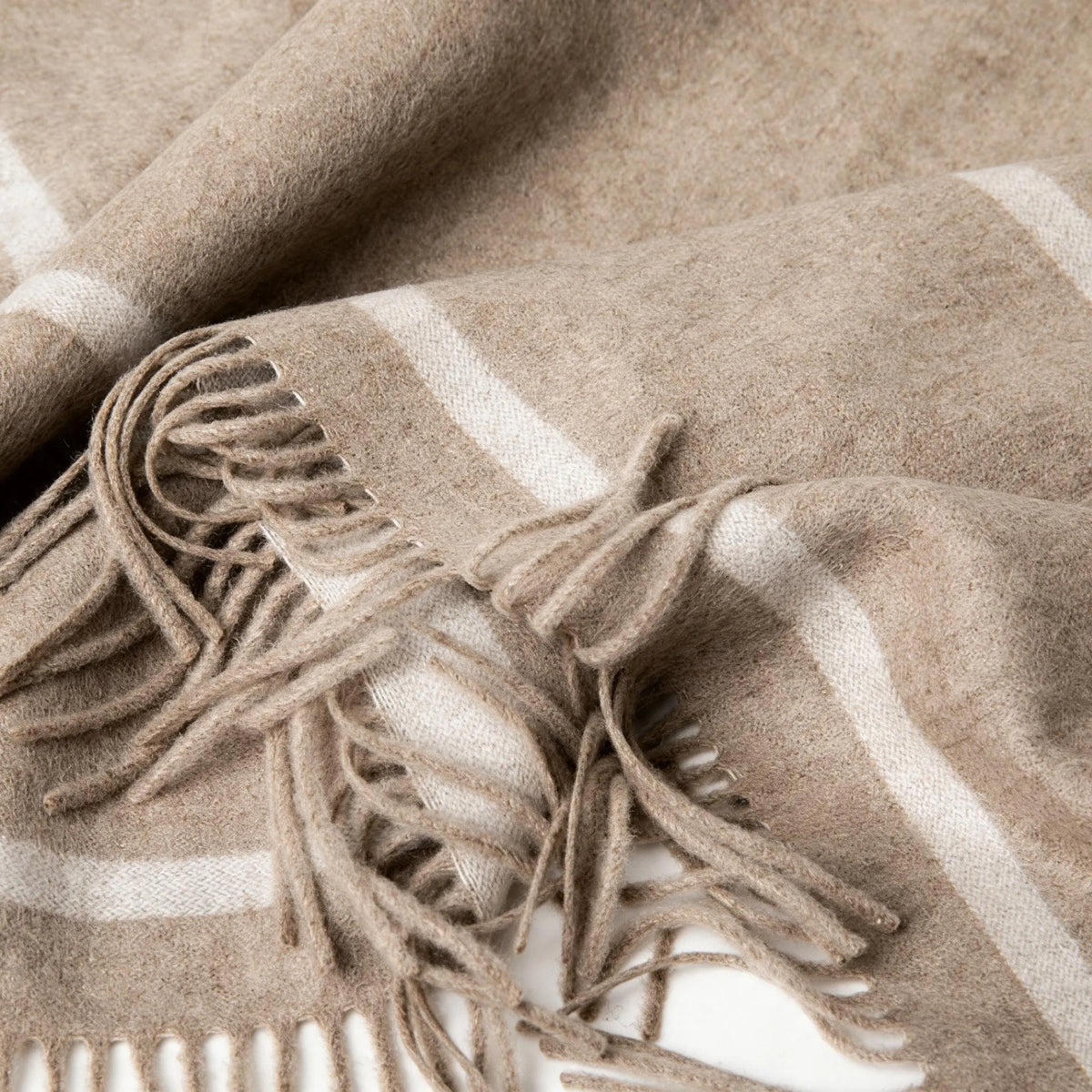 Hampton Heritage – 100% Lambswool Shawl Wrap | 630g