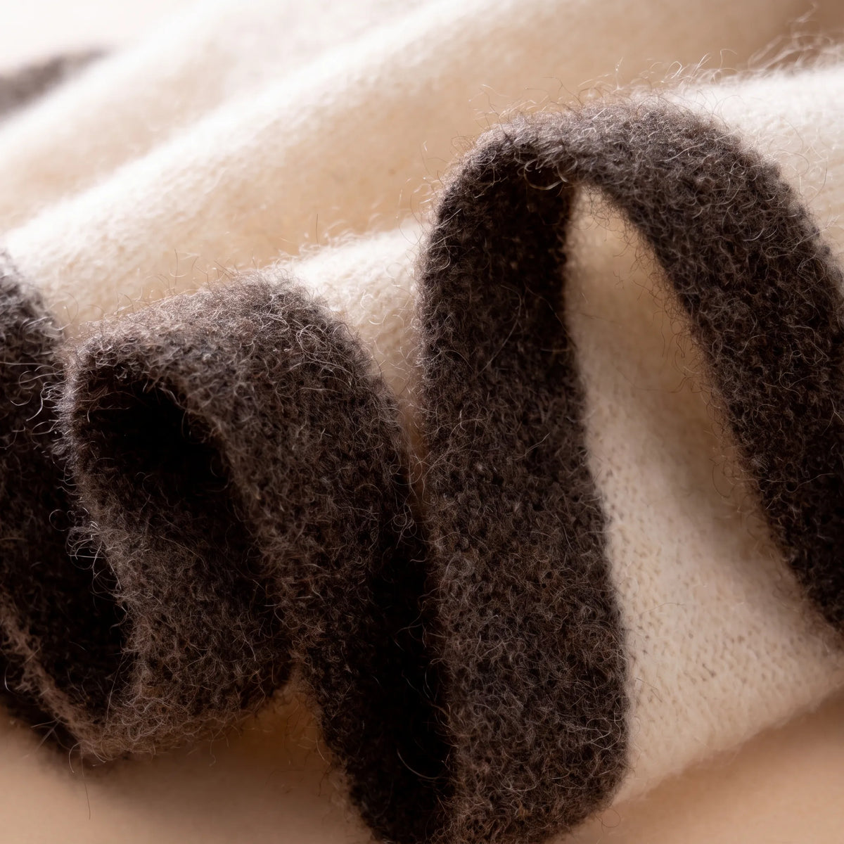 Savile Contrast – Brushed 100% Cashmere Triangle Scarf