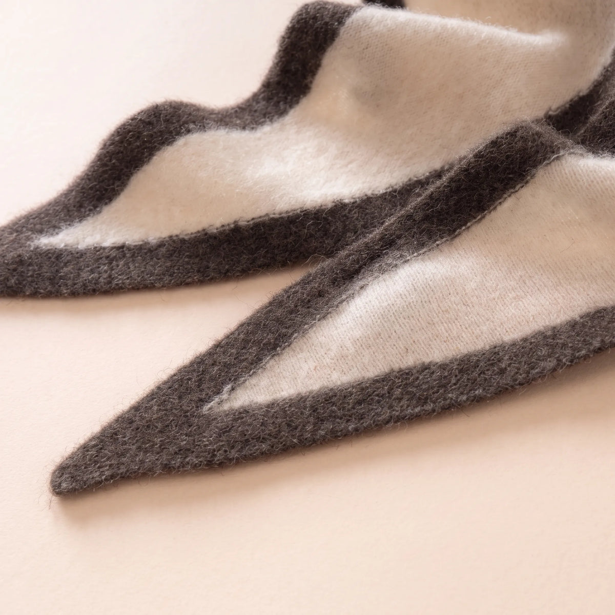 Savile Contrast – Brushed 100% Cashmere Triangle Scarf