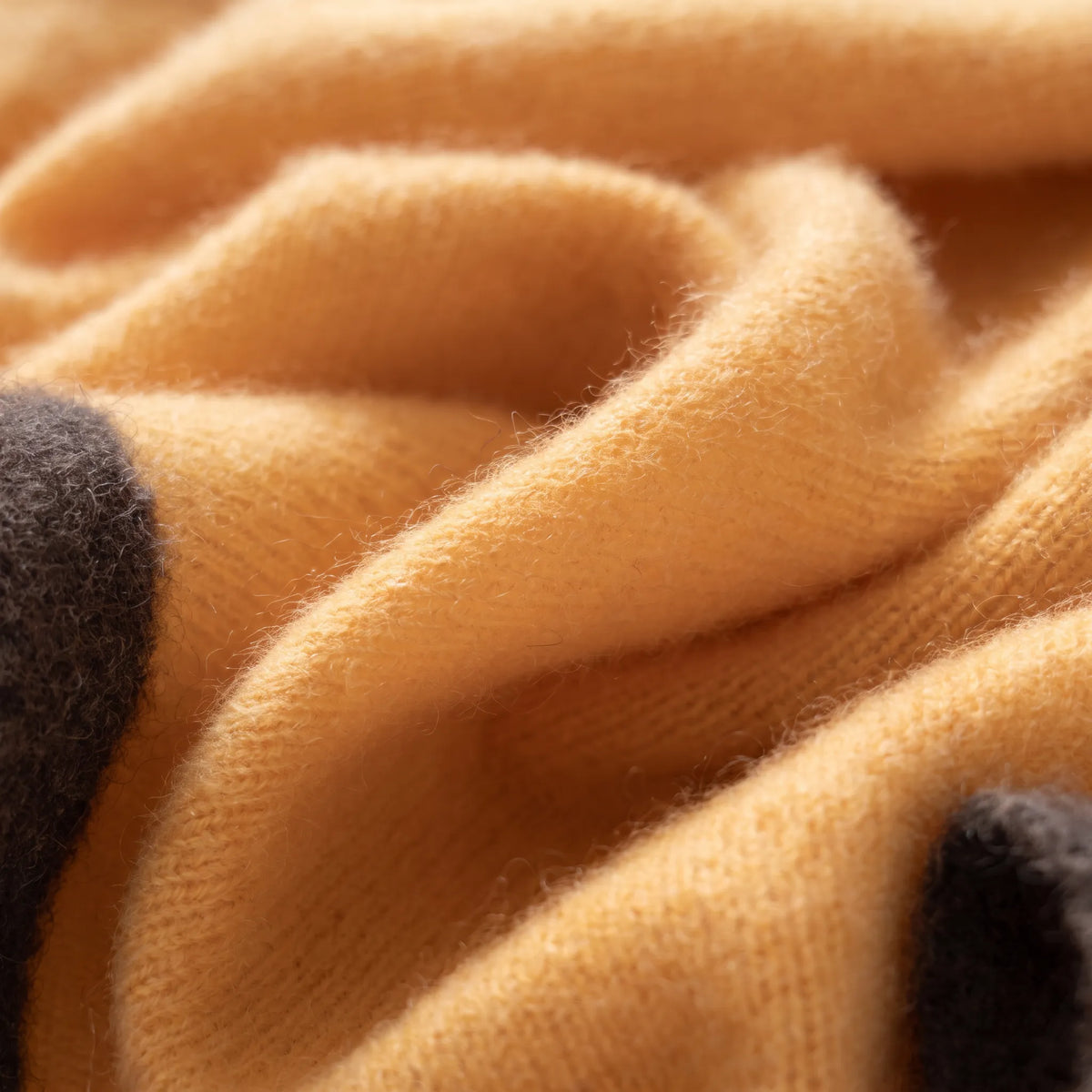 Savile Contrast – Brushed 100% Cashmere Triangle Scarf