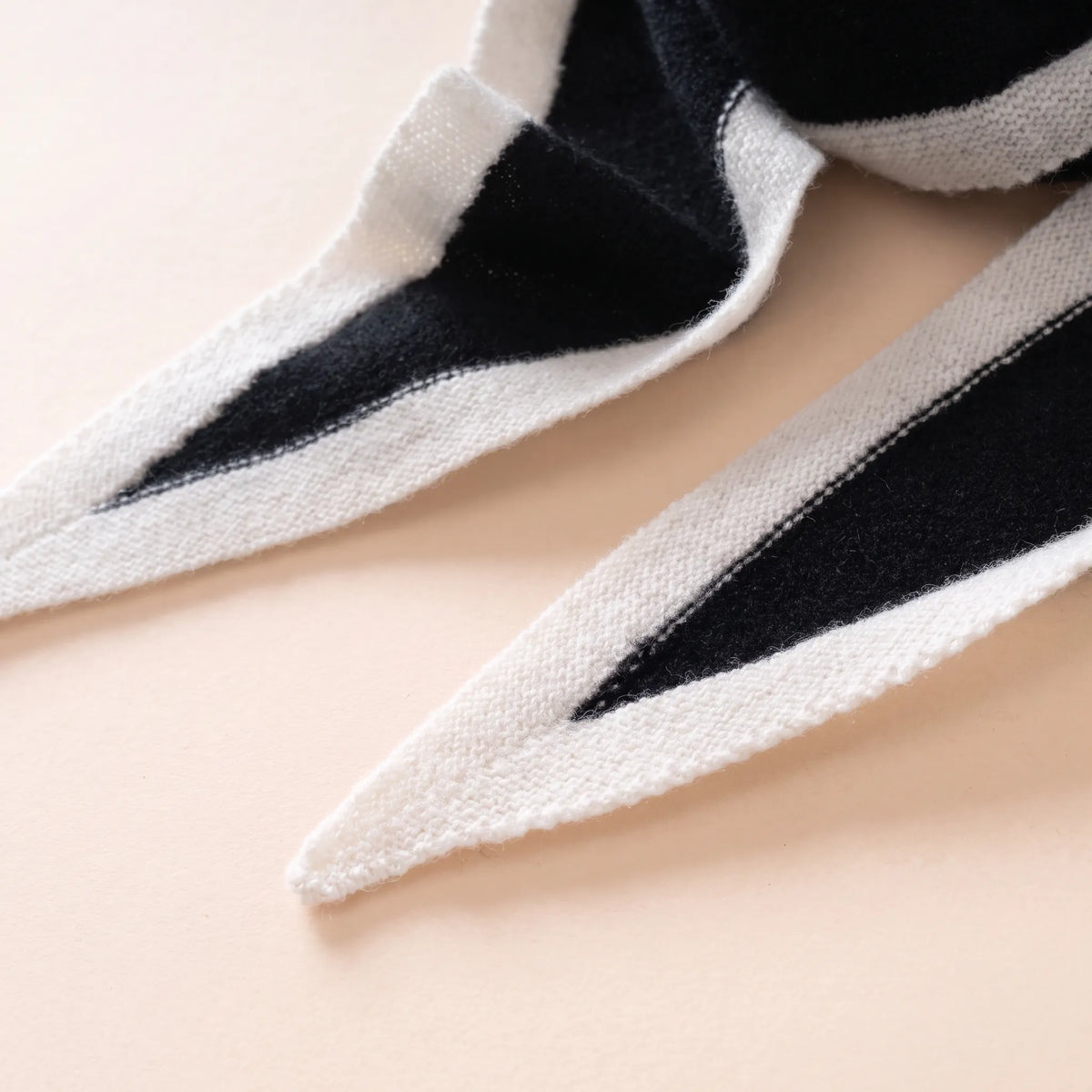 Savile Contrast – Brushed 100% Cashmere Triangle Scarf