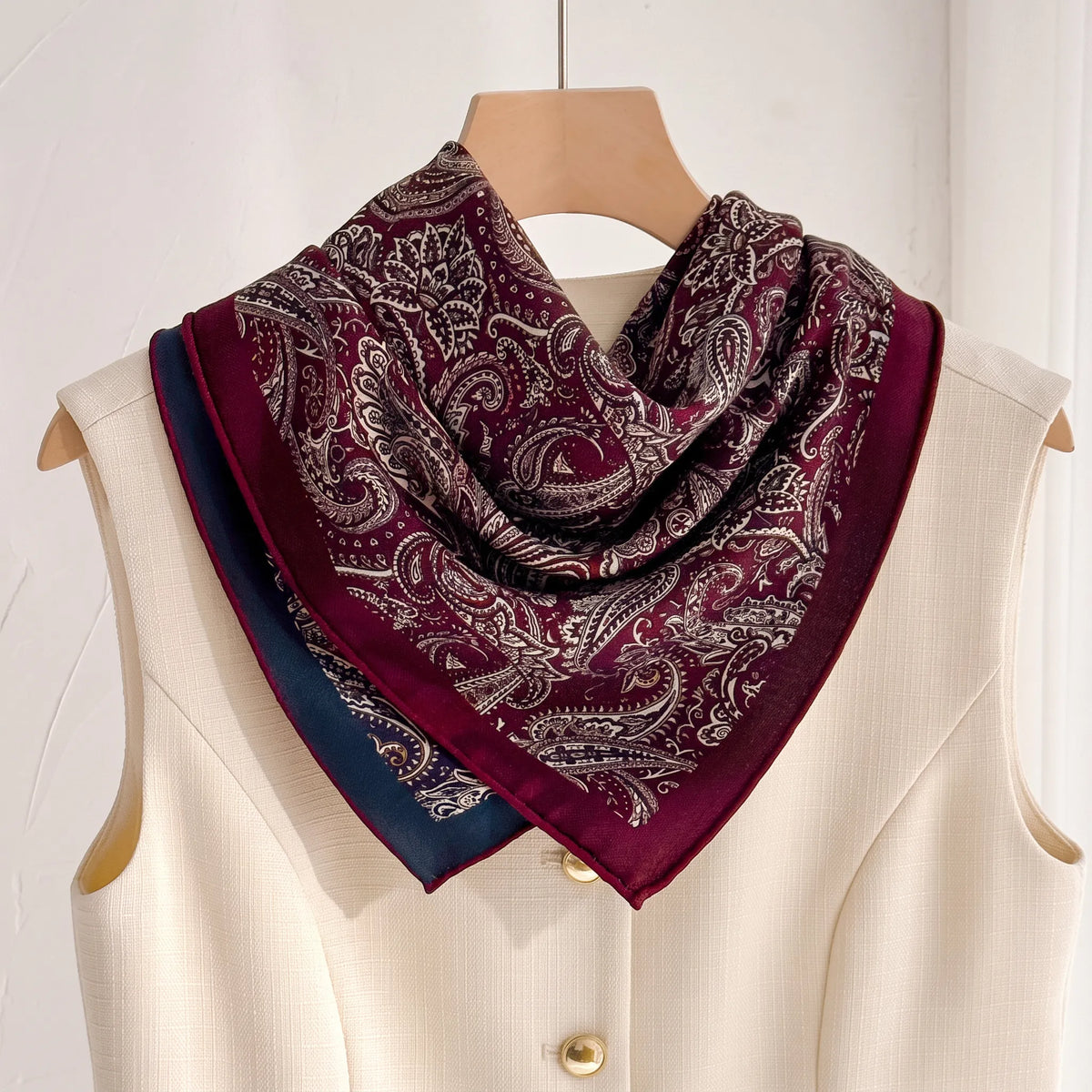Cavendish Paisley – Double-Sided 70% Wool 30% Silk Scarf