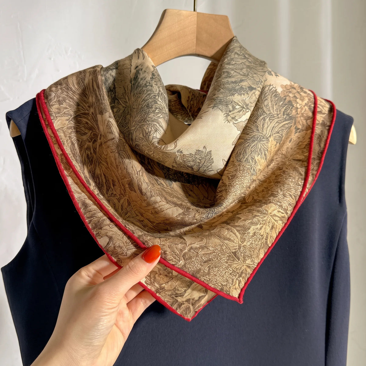 Holland Park Botanical – Double-Sided 70% Wool 30% Silk Scarf
