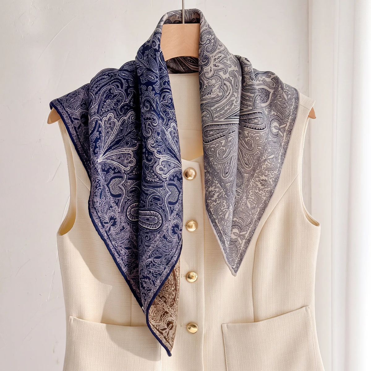 Westminster Paisley – Double-Sided 70% Wool 30% Silk Scarf