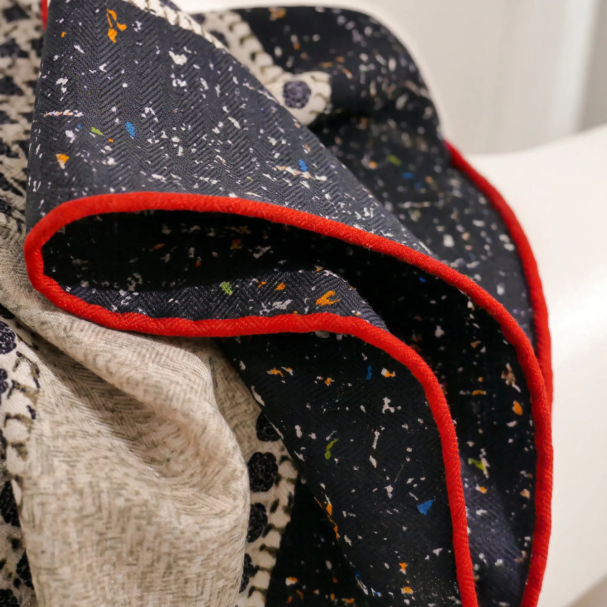 Portobello Graphic – Double-Sided 70% Wool 30% Silk Scarf