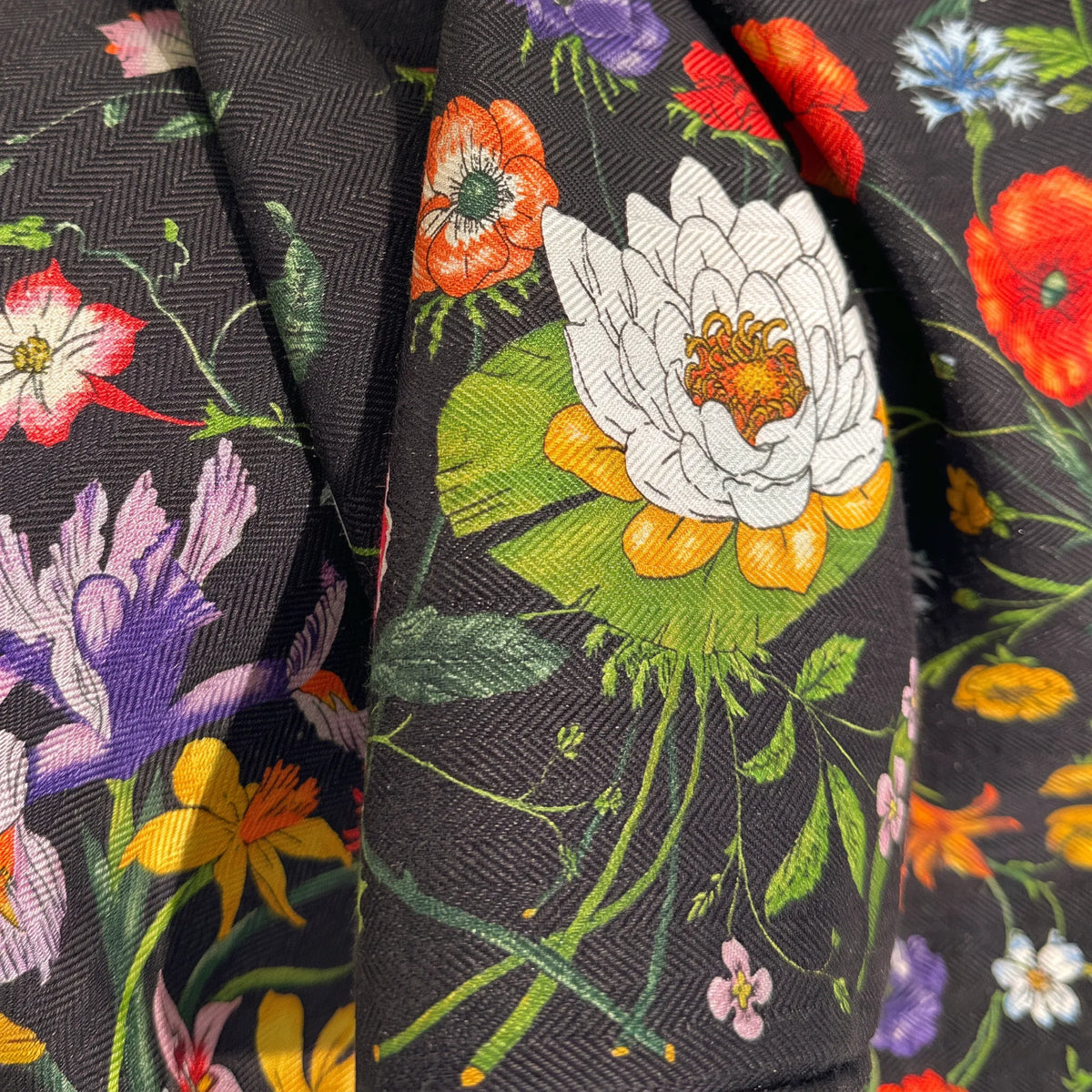 Kensington Garden – Double-Sided 70% Wool 30% Silk Scarf