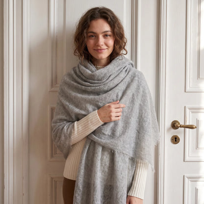 Cloud Ripple – 100% Cashmere Travel Shawl | Ultra-Fine