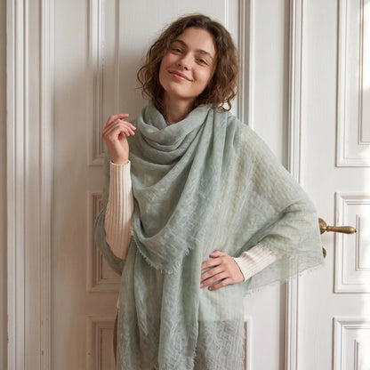 Cloud Ripple – 100% Cashmere Travel Shawl | Ultra-Fine